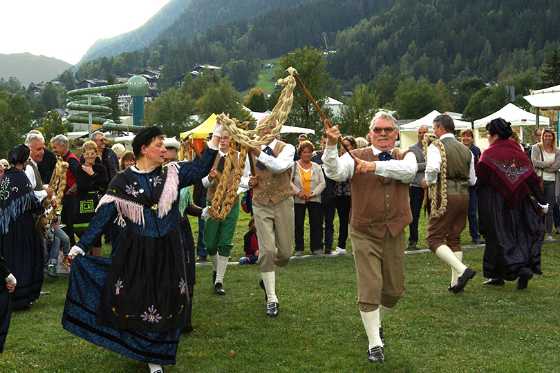 groupe foklorique danse chant