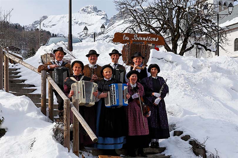 Lou Bénnétons musiciens groupe folklorique